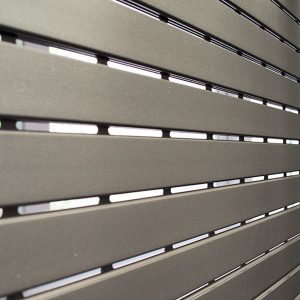 Ρολό Αλουμινίου Διάτρητο Επικαθήμενο Πλάτος 1400 * 1400 Ύψος με Ιμάντα